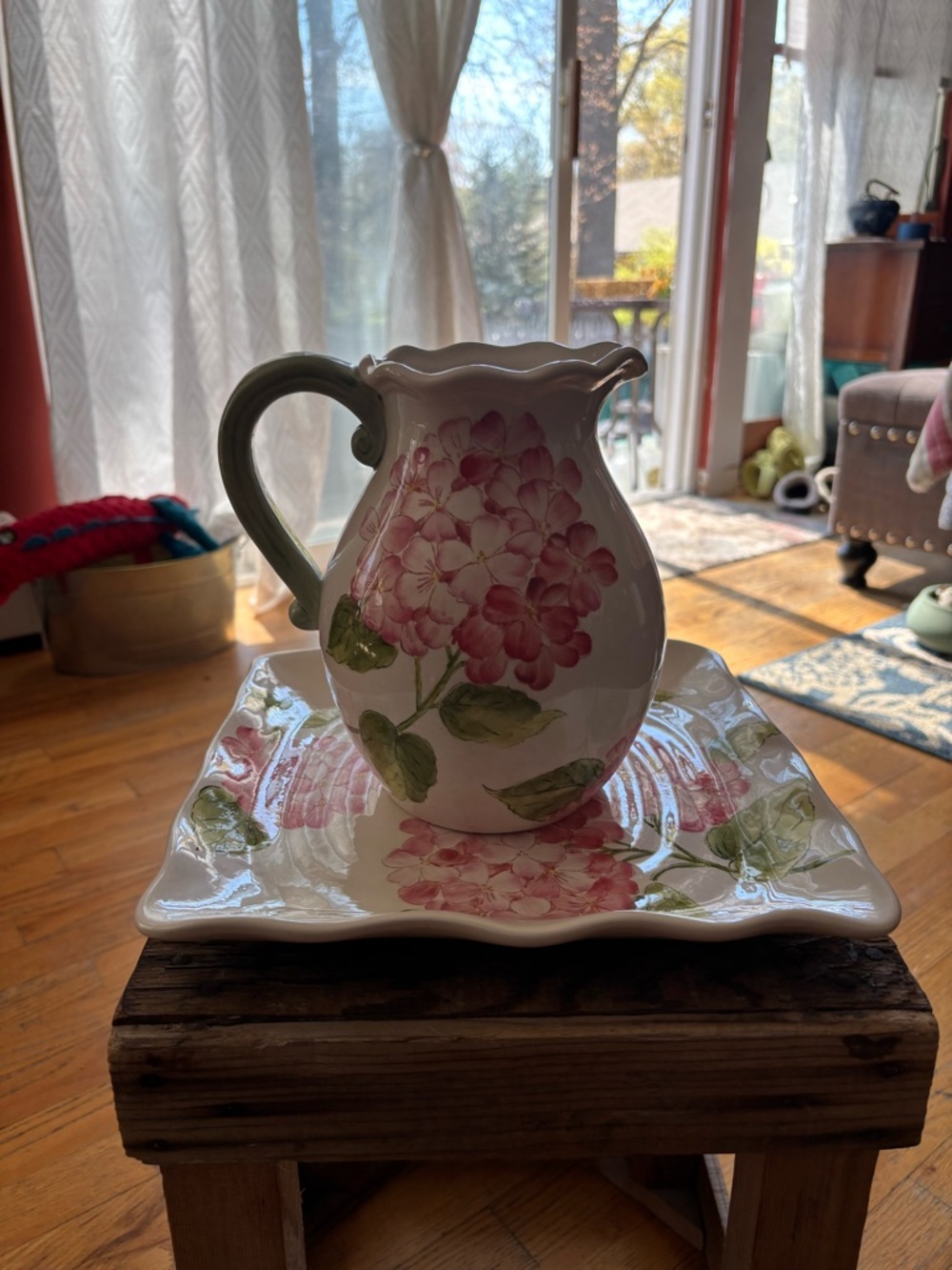 Hydrangea Pitcher & Tray - Picture 4 of 8